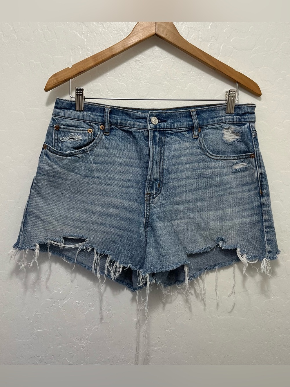 American Eagle Size 10 Relaxed Shorts